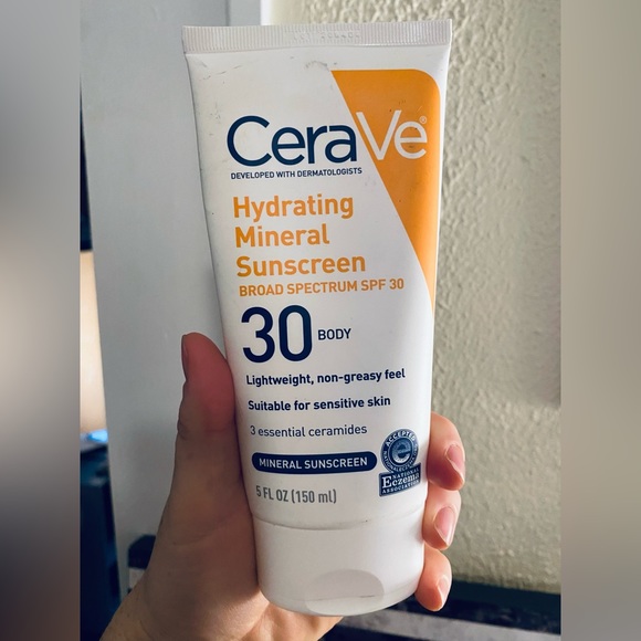CeraVe Bath & Body Cerave Tinted Sunscreen With Spf 3 Hydrating Mineral Sunscreen Poshmark